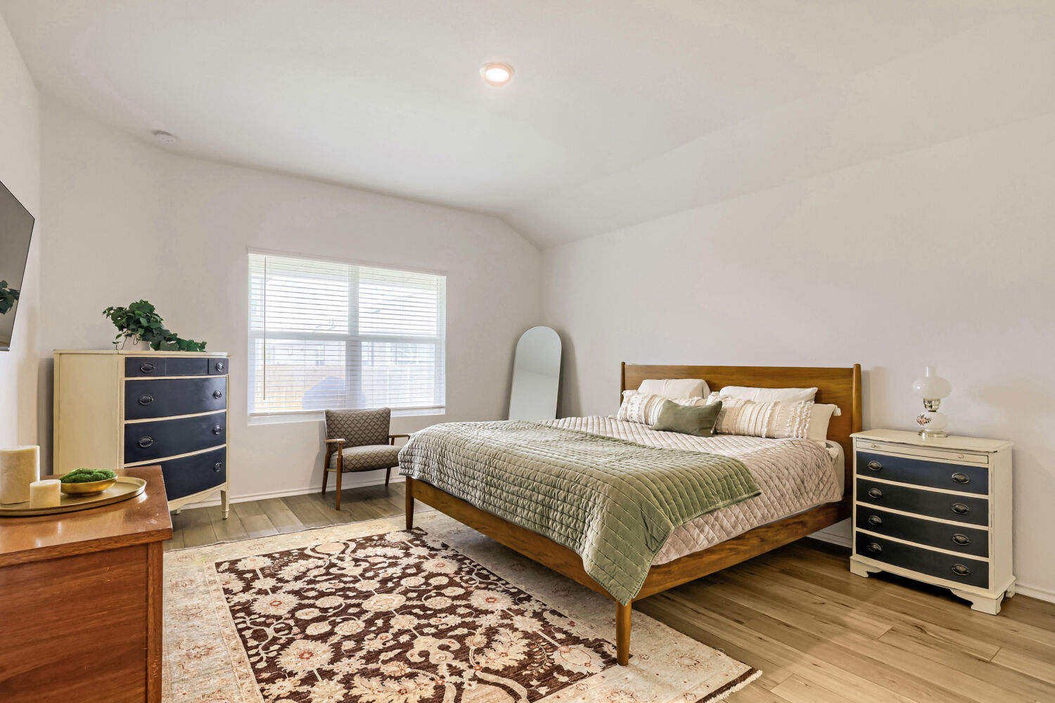 Primary bedroom alternate view